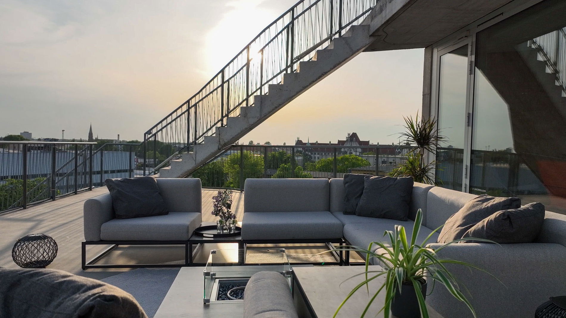 Soyo L mit Feuertisch