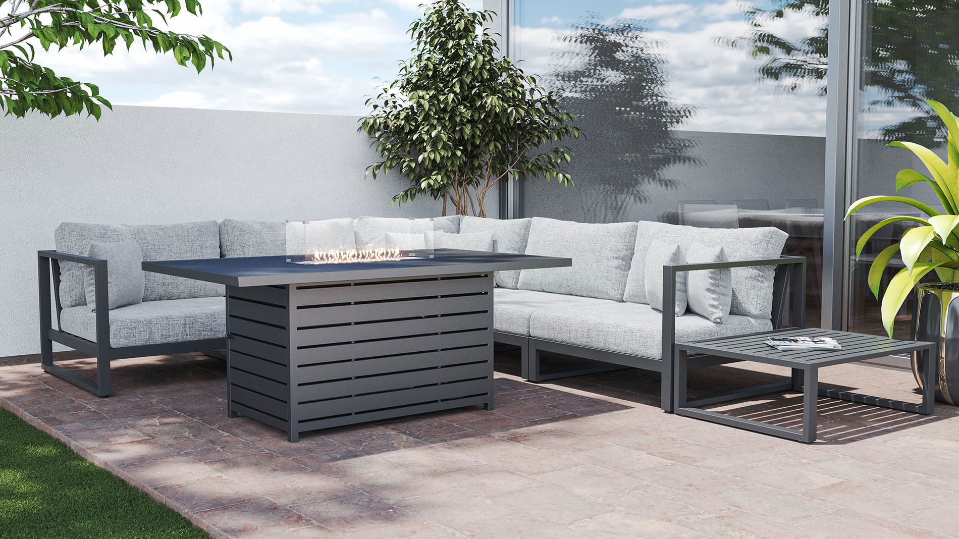 Matteo Corner mit Feuertisch